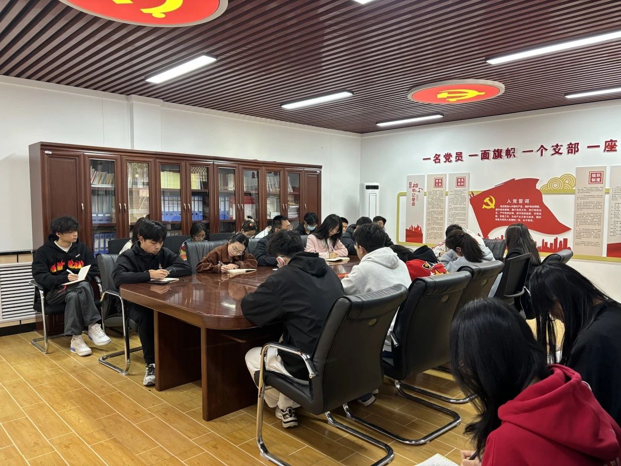 20250430/7568de8d5cbd5a0293caaffe5e604b76.jpg 7568de8d5cbd5a0293caaffe5e604b76.jpg